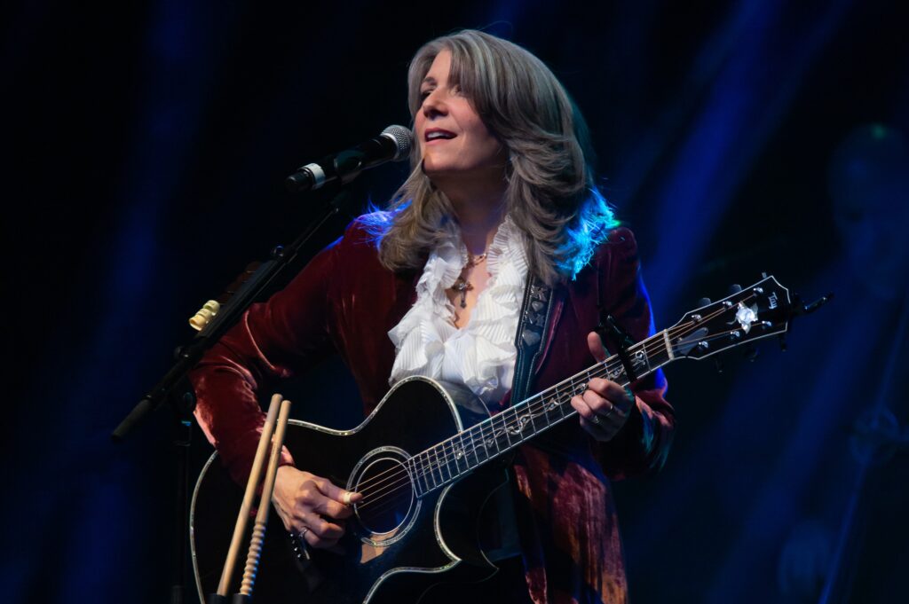 The Egg Presents: A Winter Gathering with Kathy Mattea: Good News and Other Favorites